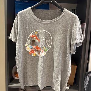 Womens Gray Graphic Tshirt